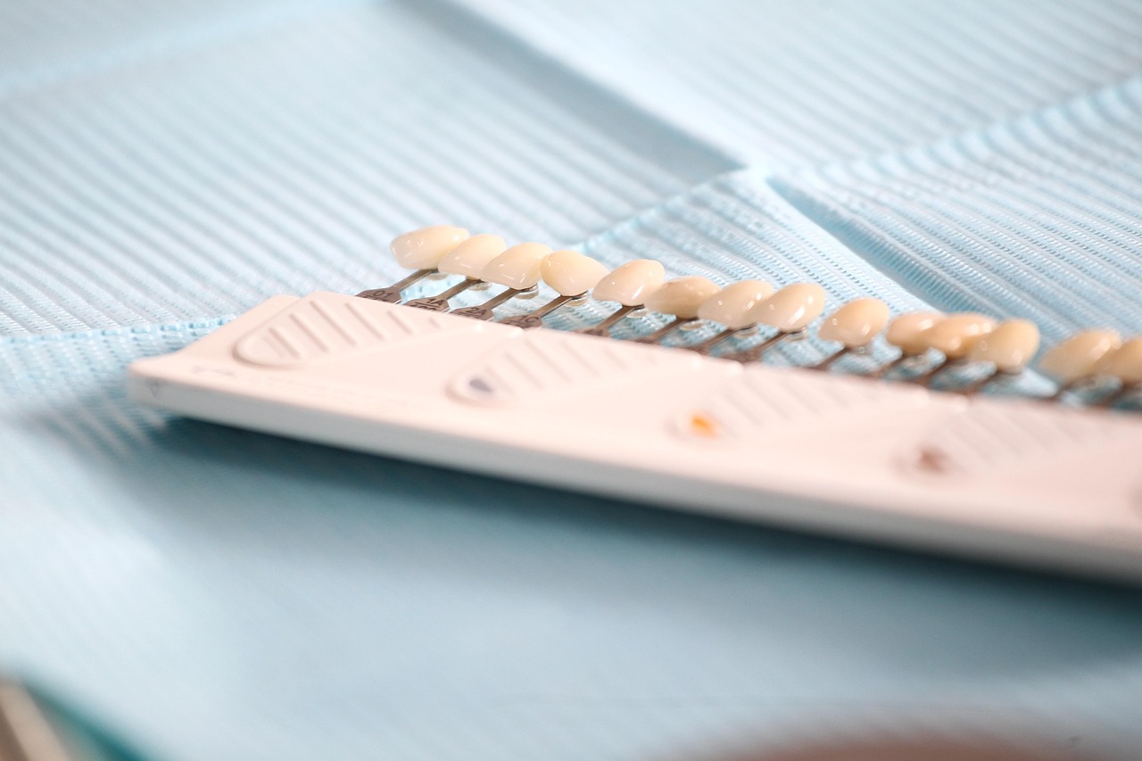 Dentist, oral health, dental health — 7 Major Signs You Need To See an Eye Doctor