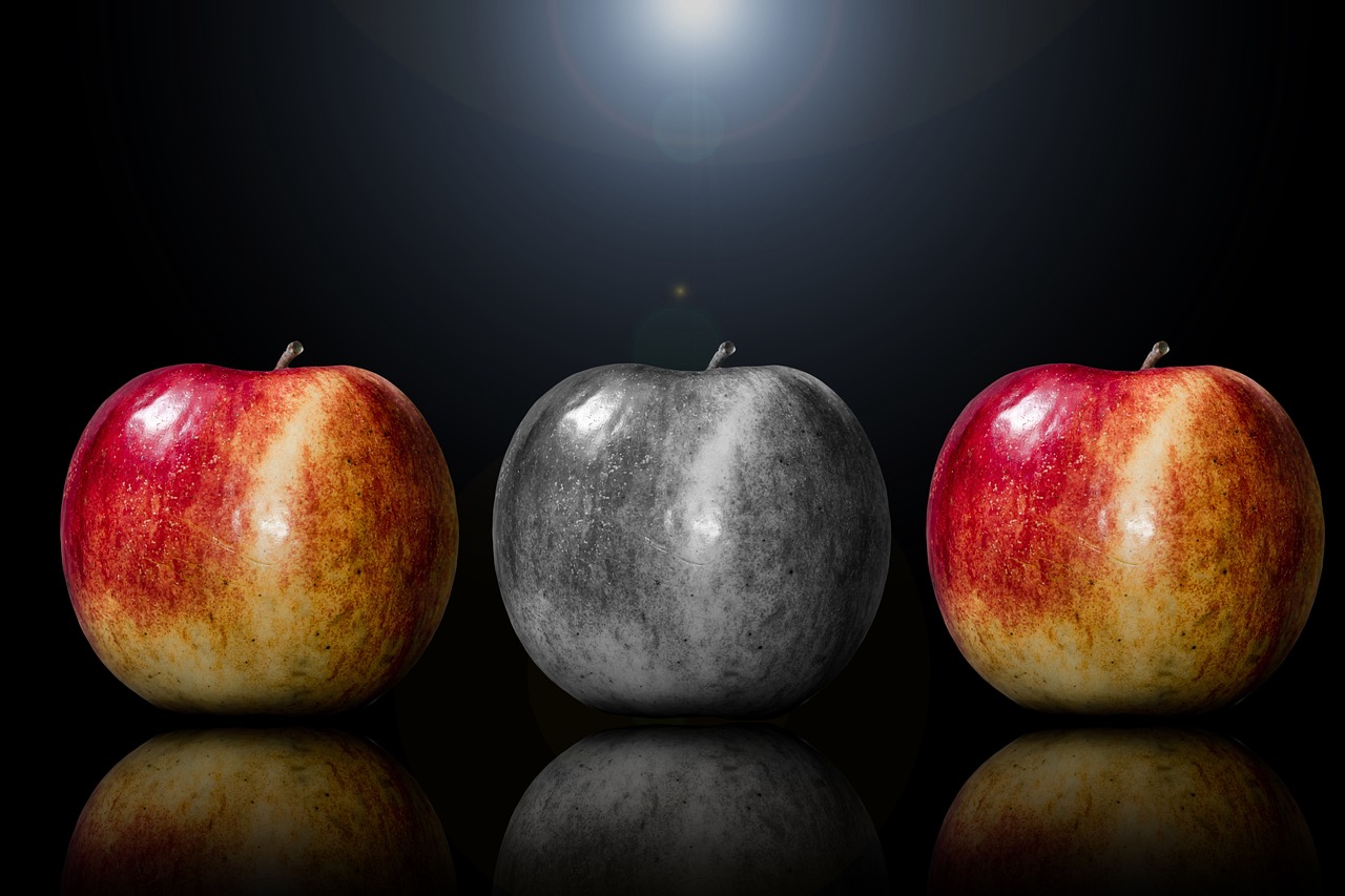 Apple, fruit, selection — Mistakes to Avoid When Buying Weed Online