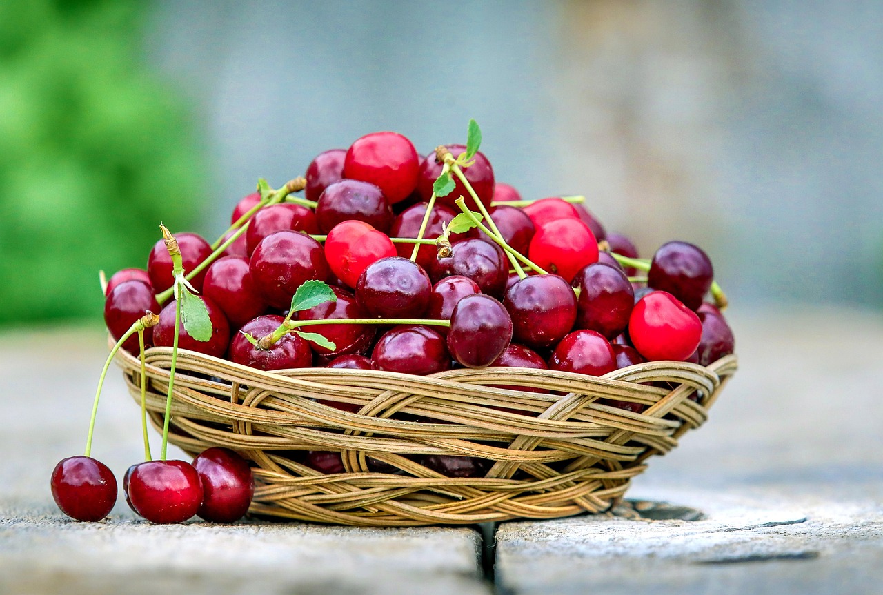 Cherry, basket, berry — Shopping From An On-Line Discount Pharmacy