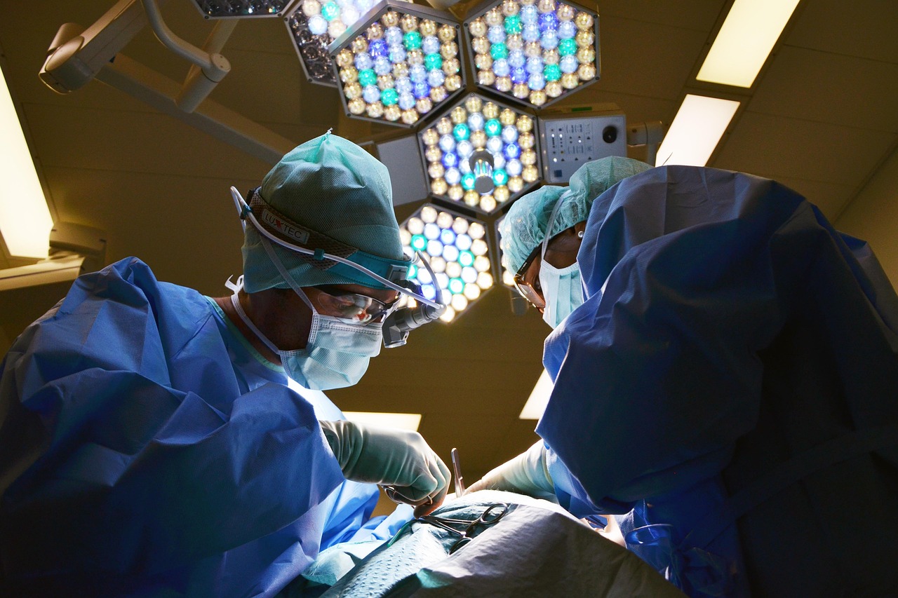Doctor, surgeon, operation — Top 5 Benefits that Every CBD Oil User Get